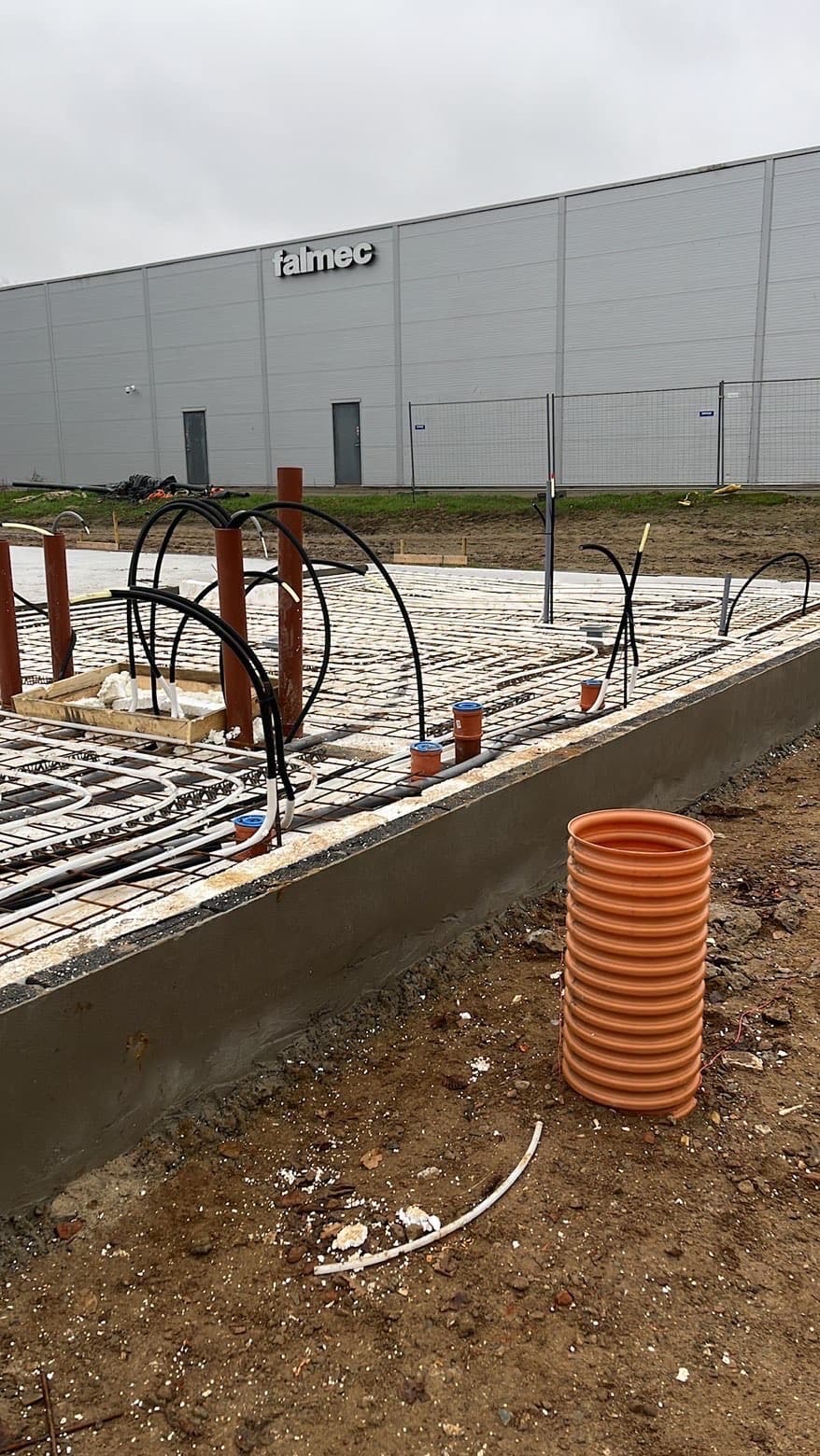 Fundament med gulvvarme og armeringsjern